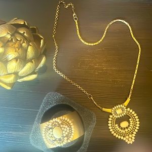 Stella and Dot necklace & cuff set. Gold plated with delicate cream beading. OS